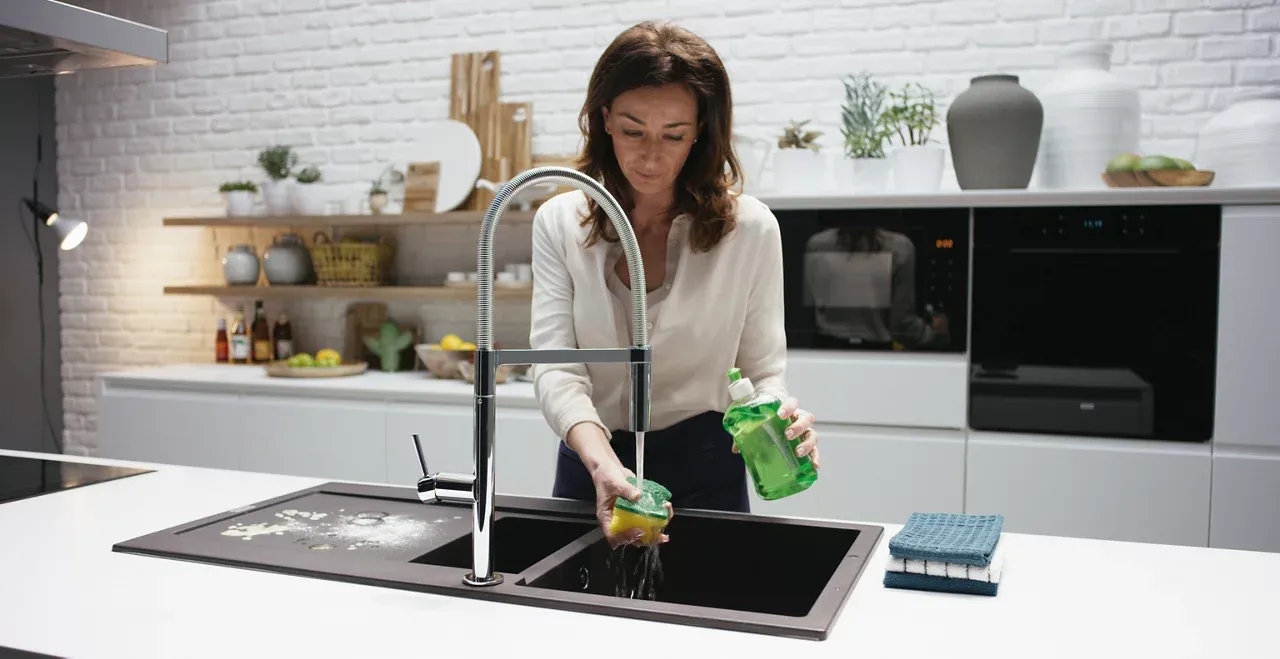 Skuteczne metody czyszczenia czarnego zlewu z fragranitu bez smug