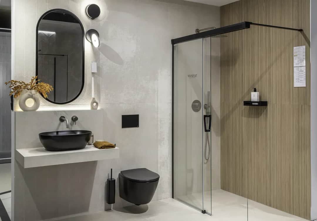 Jak urządzić małą łazienkę projekty, które zaoszczędzą przestrzeń i czas