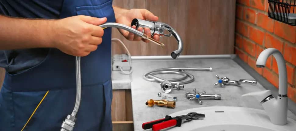 Jak rozebrać kran: proste kroki, aby uniknąć problemów z wodą