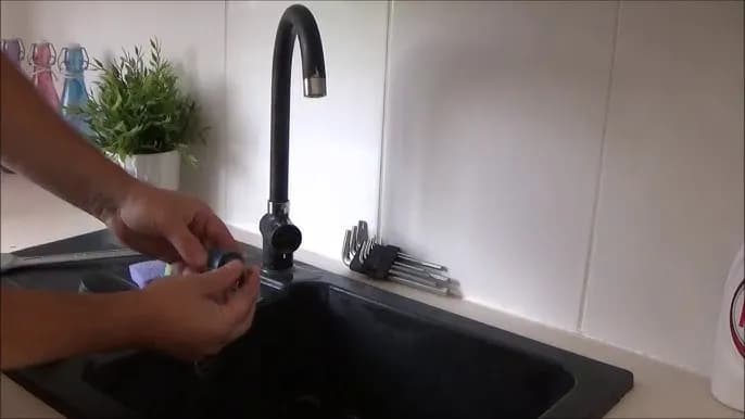 Jak wymienić kran w kuchni - uniknij najczęstszych błędów i oszczędź czas