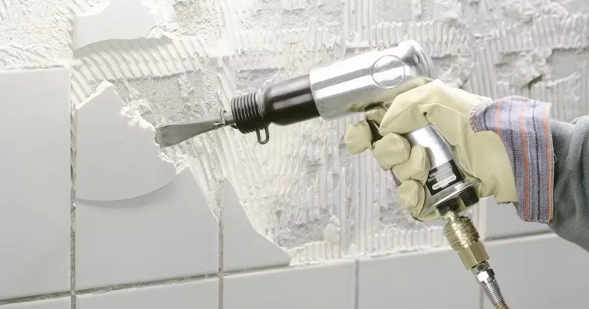 Jak usunąć klej z kafelek? Skuteczne metody i porady krok po kroku