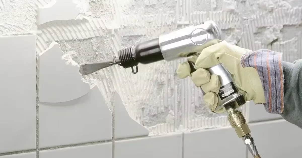 Jak usunąć klej z kafelek? Skuteczne metody i porady krok po kroku